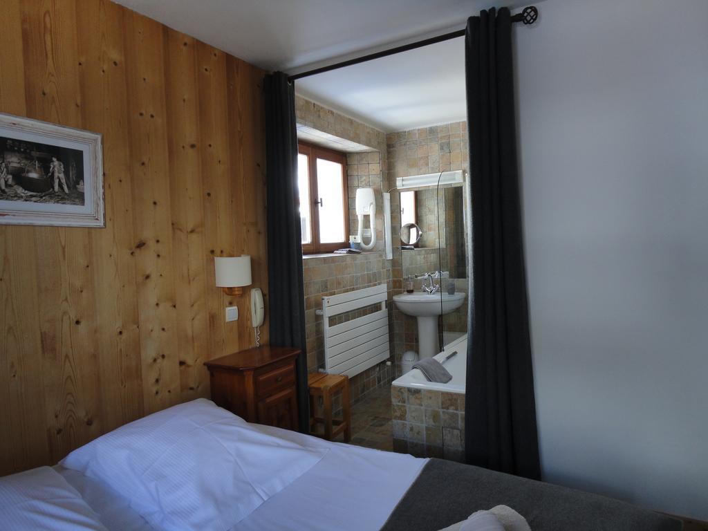 Hotel Bellier วาลดีแซร์ ภายนอก รูปภาพ