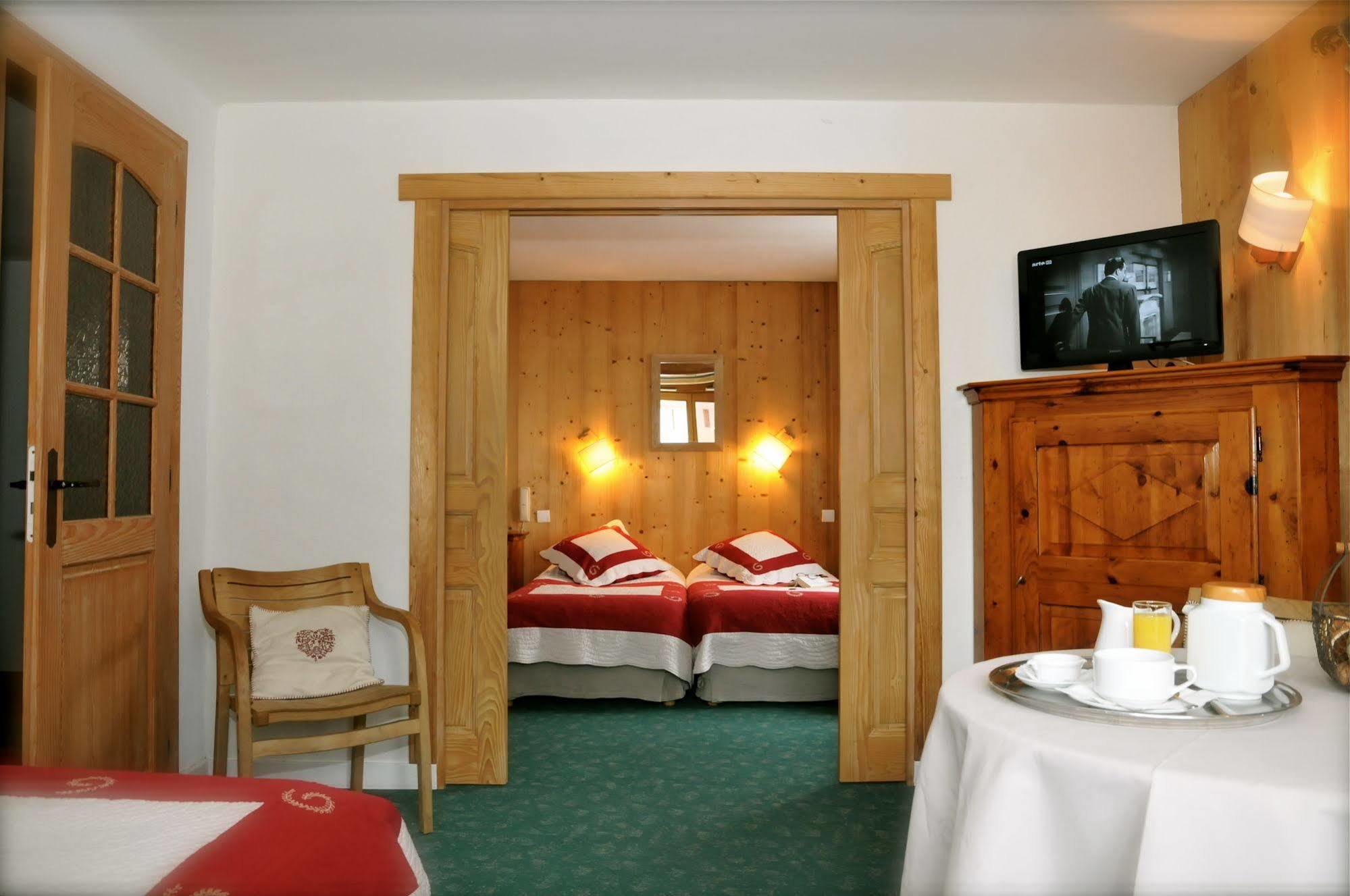 Hotel Bellier วาลดีแซร์ ภายนอก รูปภาพ