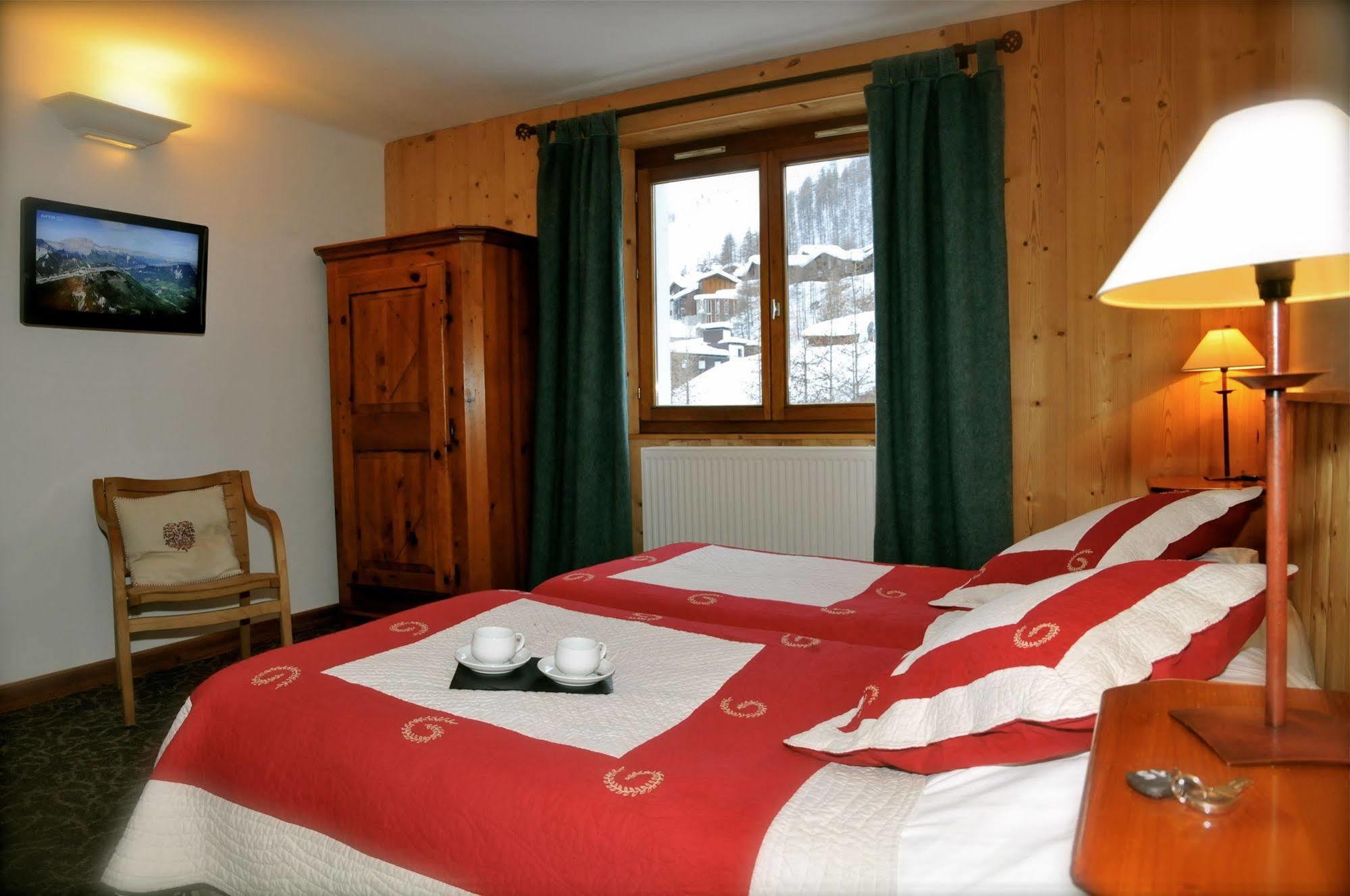 Hotel Bellier วาลดีแซร์ ภายนอก รูปภาพ