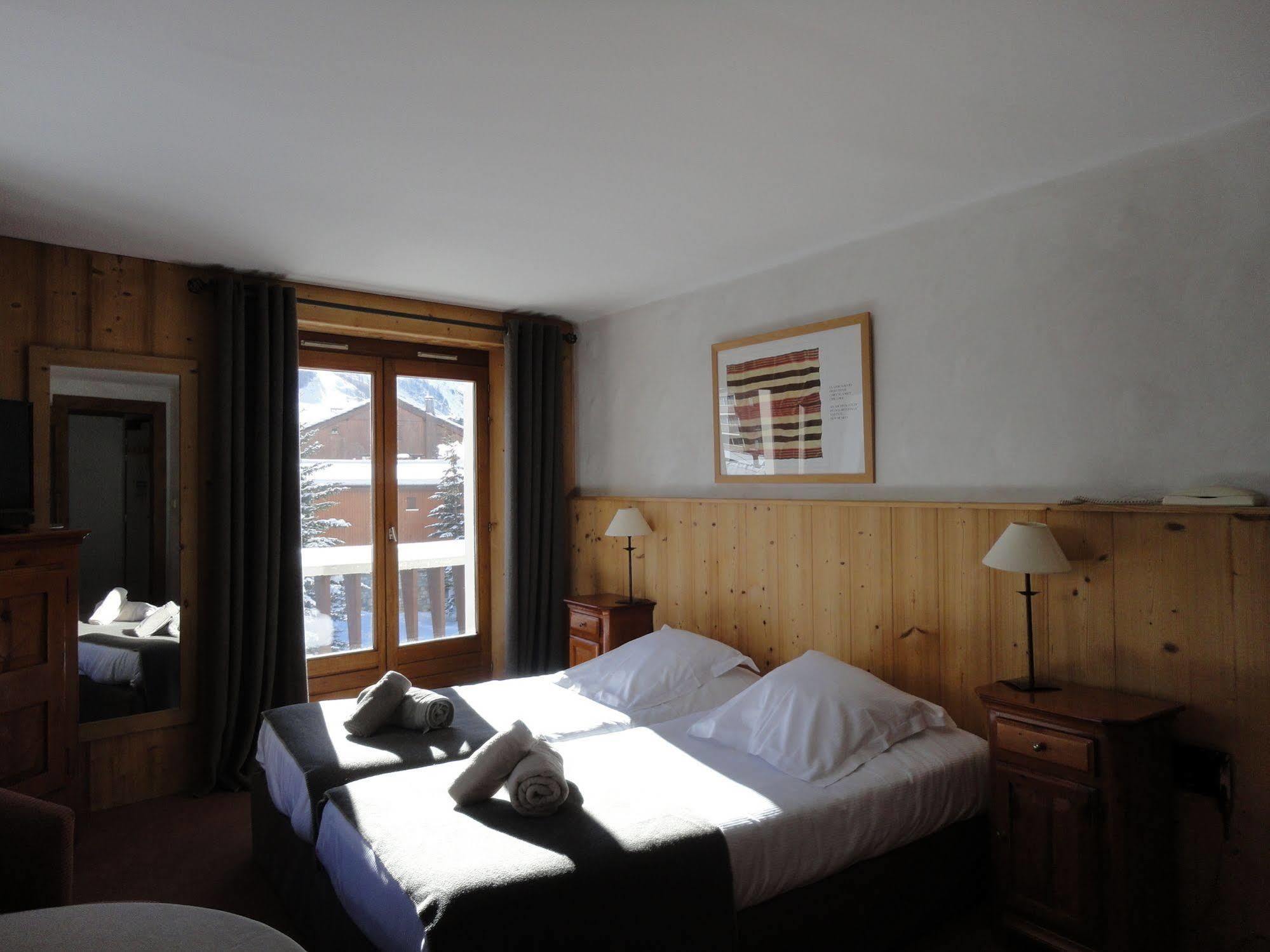 Hotel Bellier วาลดีแซร์ ภายนอก รูปภาพ