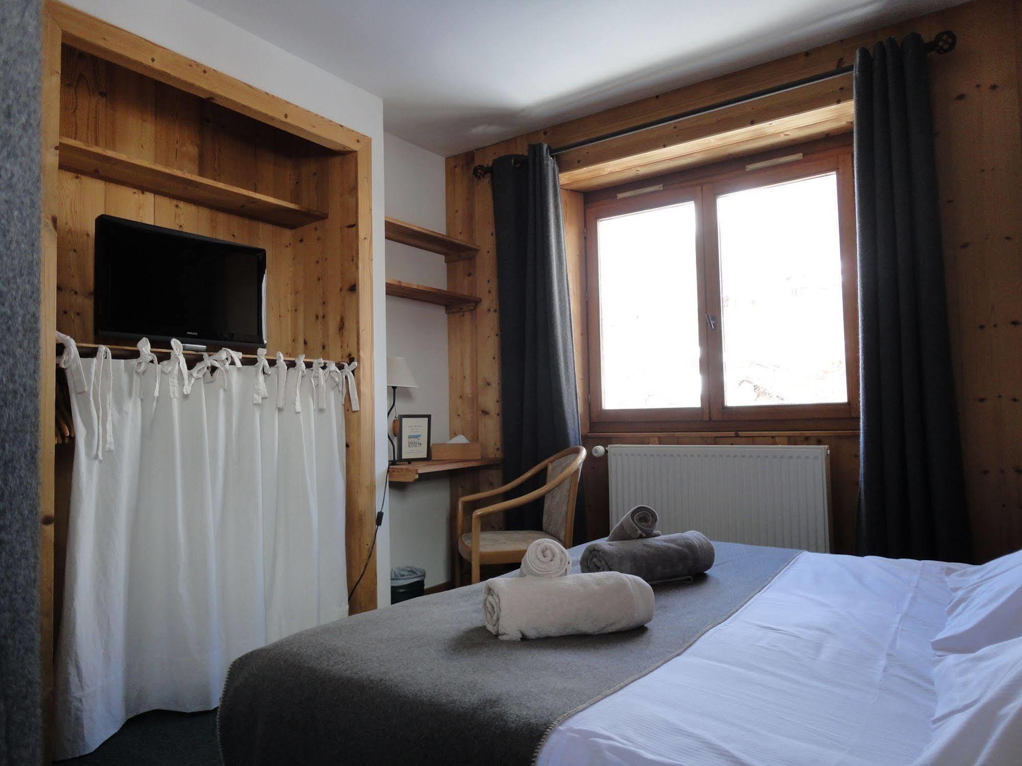 Hotel Bellier วาลดีแซร์ ภายนอก รูปภาพ