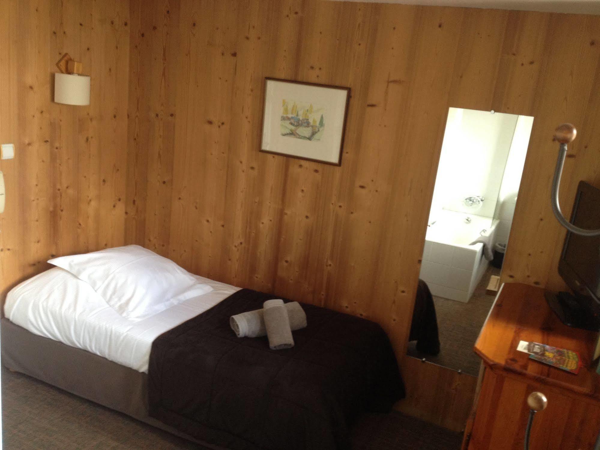 Hotel Bellier วาลดีแซร์ ภายนอก รูปภาพ